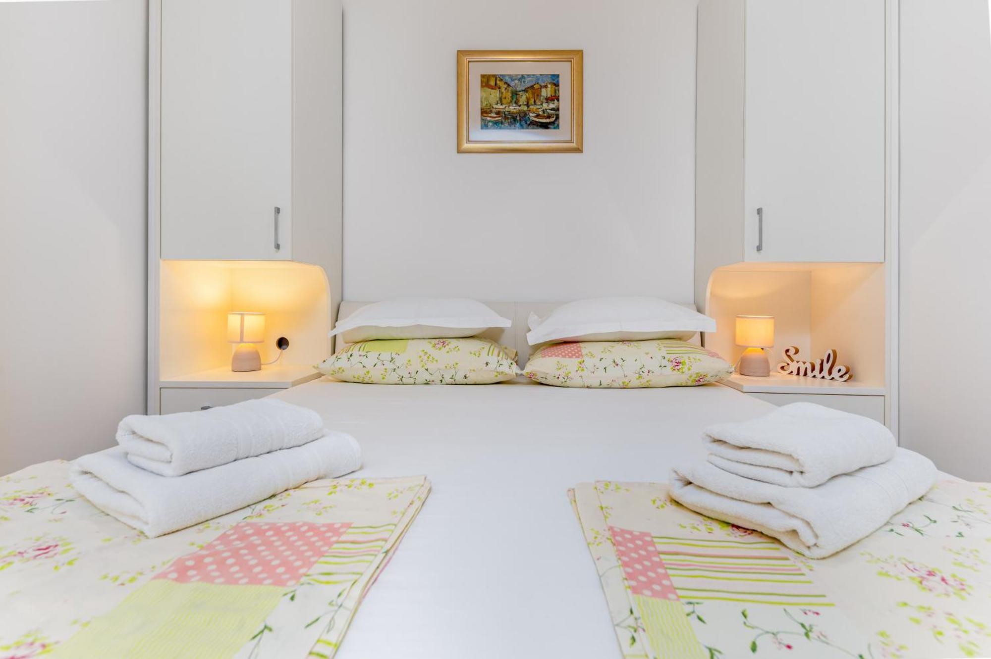 Apartments Gisela Макарска Стая снимка