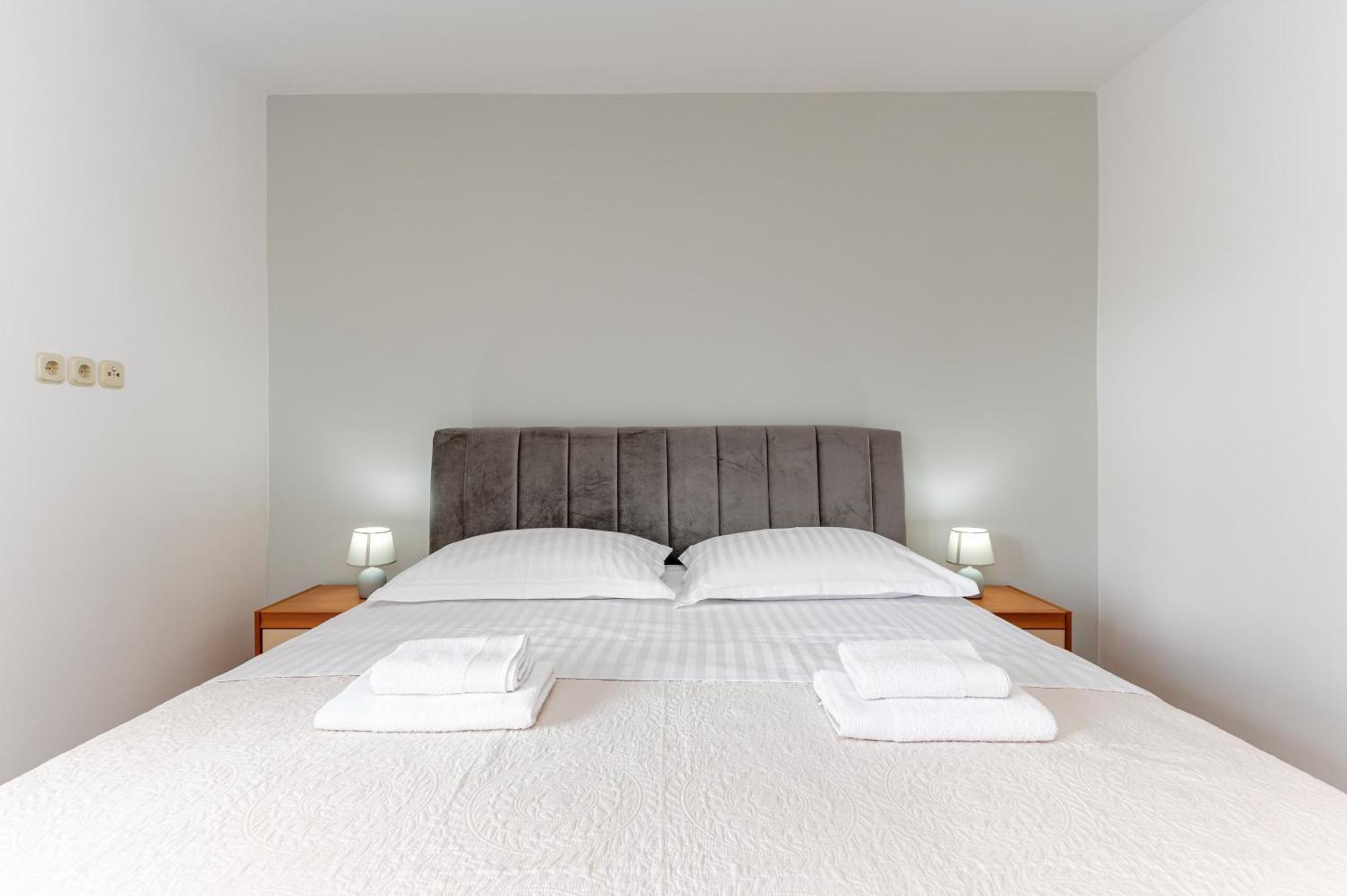 Apartments Gisela Макарска Стая снимка