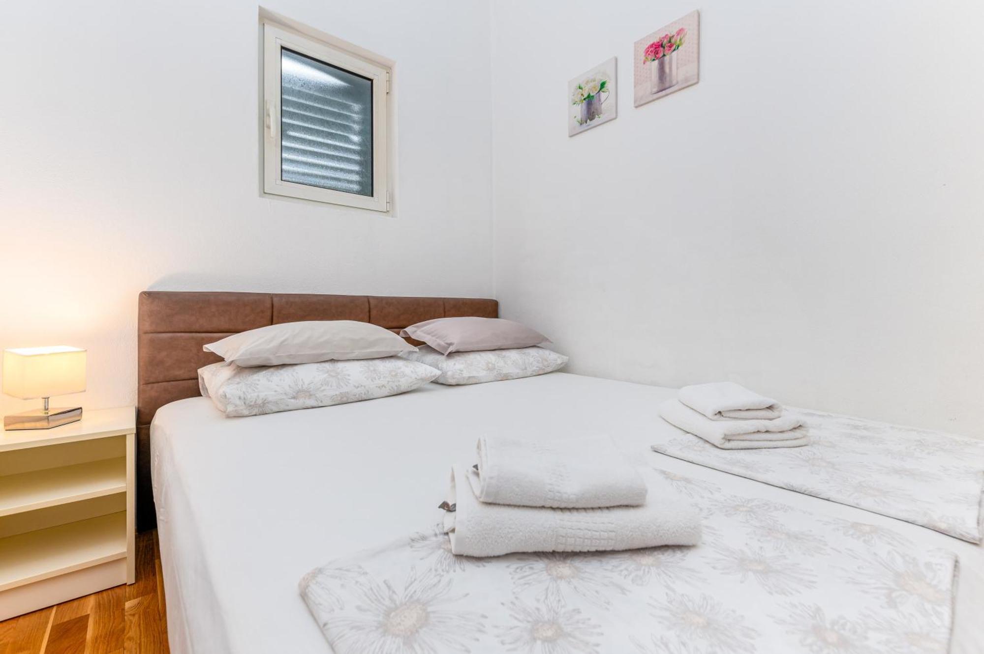 Apartments Gisela Макарска Екстериор снимка